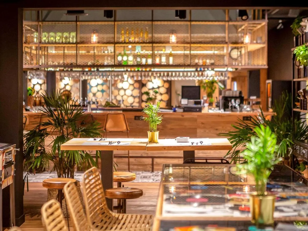 Novotel Avignon Nord 4*,  Francia